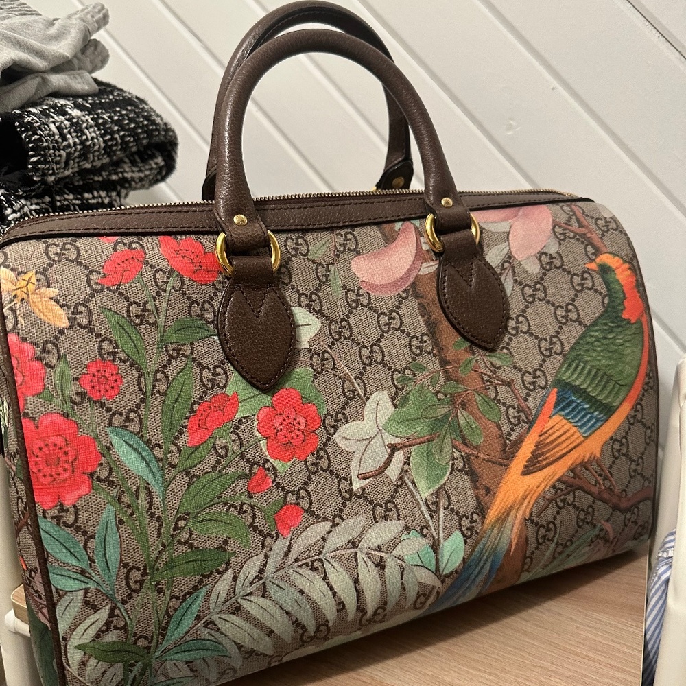 Gucci Supreme Monogram Handbag